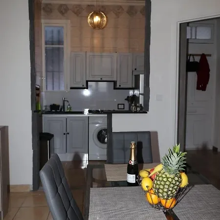Apartment Maison Nicoise Au Calme Vue